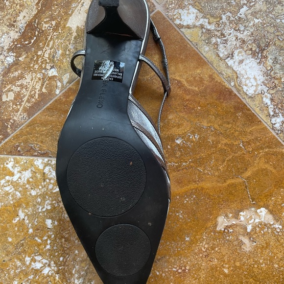 Silver heels - Picture 6 of 9